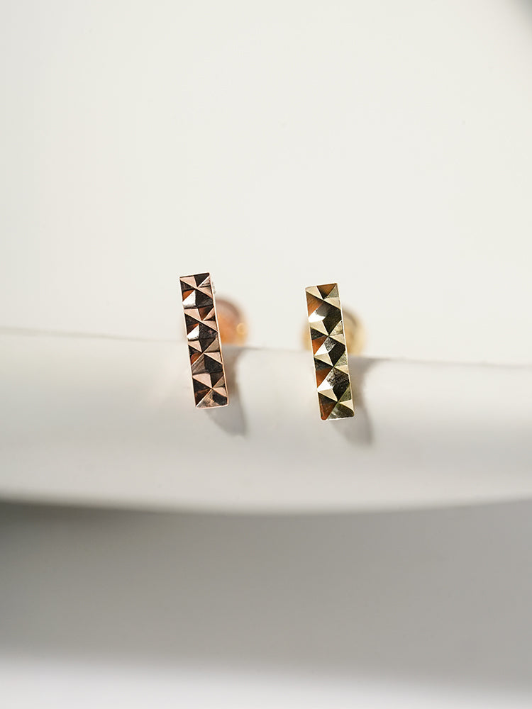 14K Solid Gold Shining Stick Bar Cartilage Earring 20G