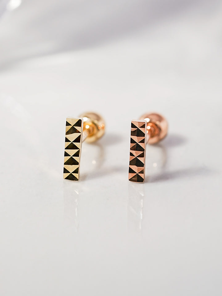 14K Solid Gold Shining Stick Bar Cartilage Earring 20G