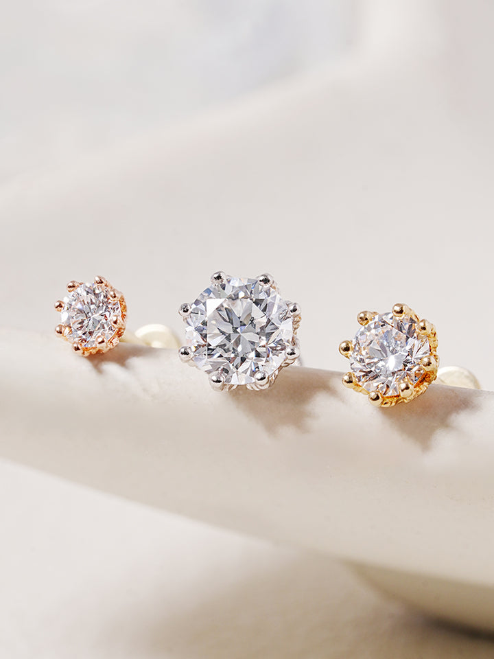 14K Solid Gold Lab Diamond Queen's Bloom Internally Threaded Labret Piercing 20G