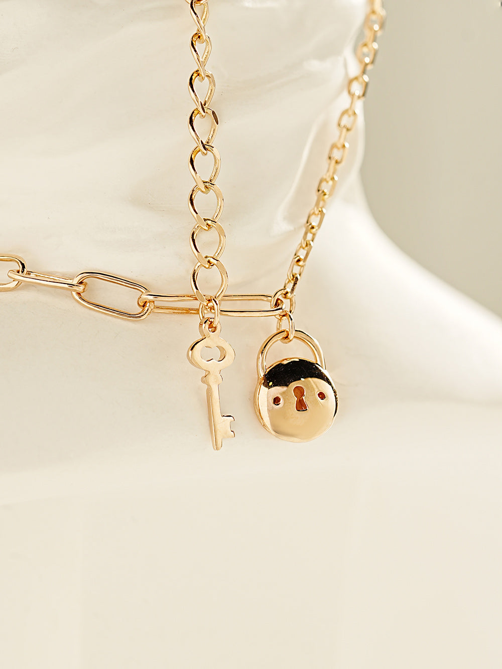 14K Point Lock Anklet Bracelet