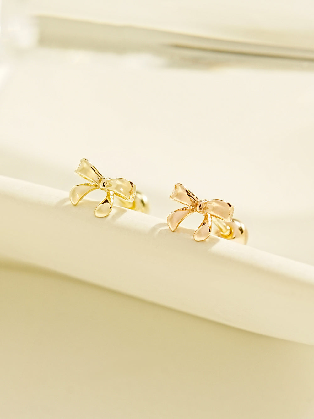 14K Gold Sweet Ribbon Cartilage Earring 20G18G16G
