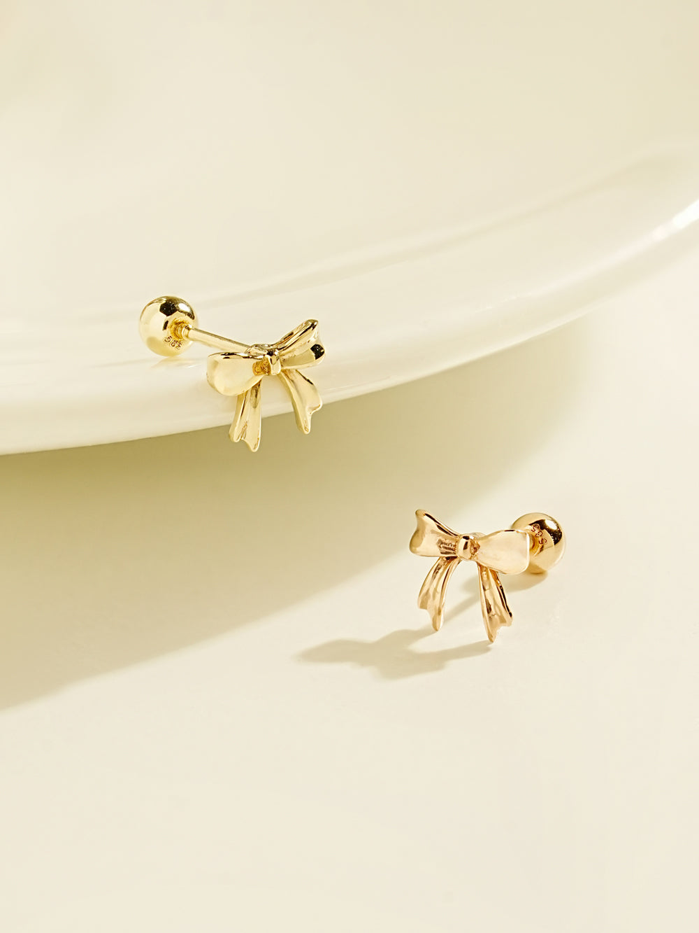 14K Gold Grace Ribbon Cartilage Earring 20G18G16G