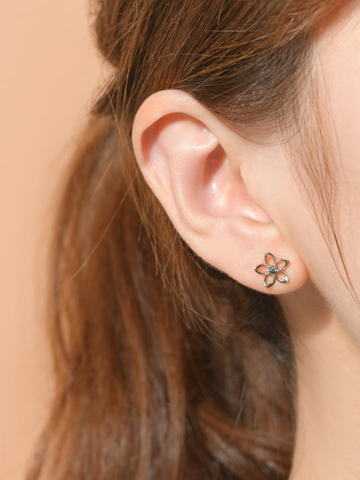 14K Solid Gold Moissanite Dia Olivia Flower Cartilage Earring 20G18G16G