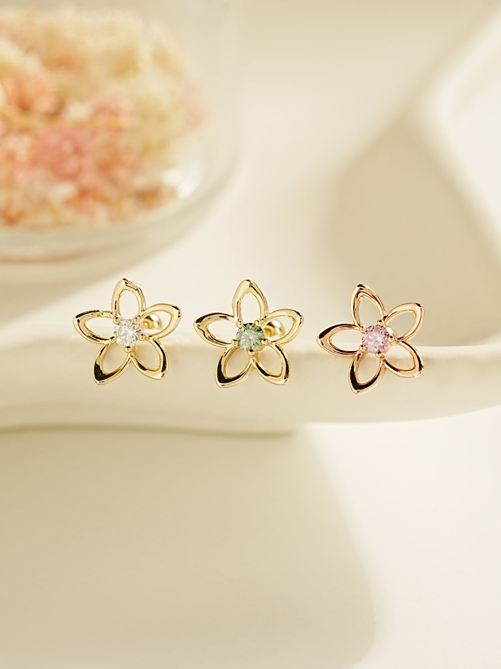 14K Solid Gold Moissanite Dia Olivia Flower Cartilage Earring 20G18G16G