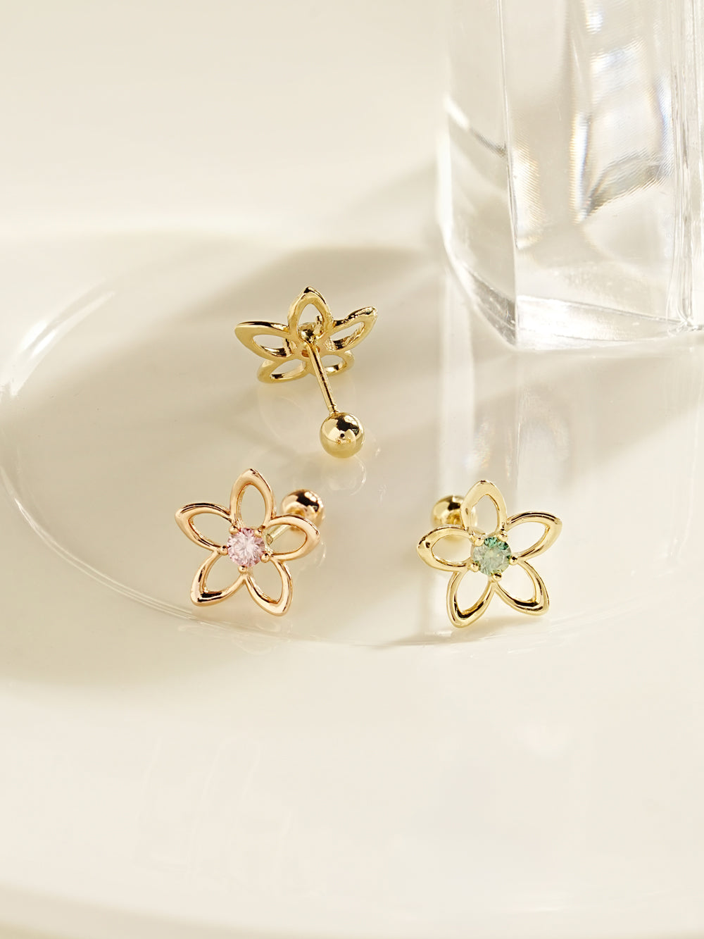 14K Solid Gold Moissanite Dia Olivia Flower Cartilage Earring 20G18G16G