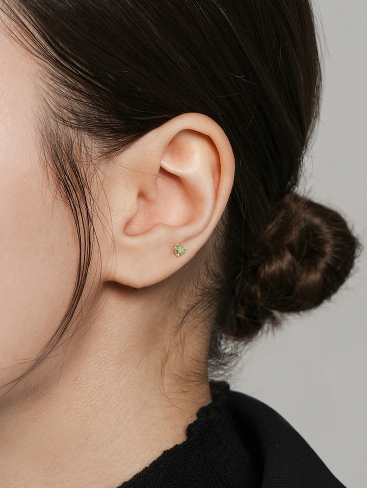 14K Gold 3 Pronged Moissanite Internally Threaded Labret Piercing 20G18G16