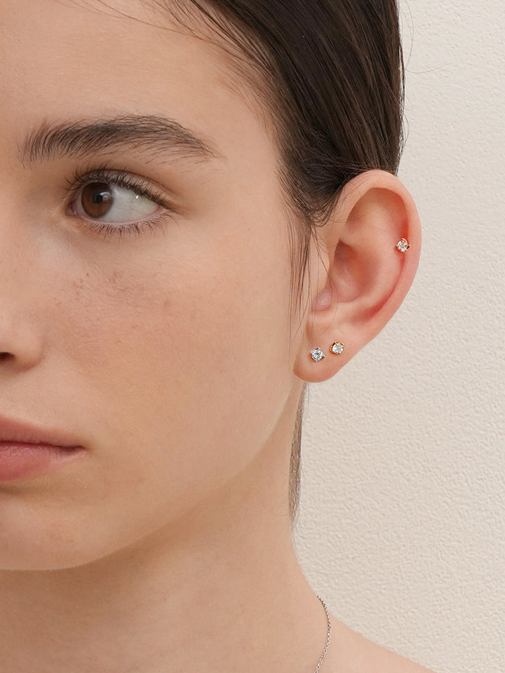 14K Solid Gold Lab Diamond Classic Square Internally Threaded Labret Piercing 20G