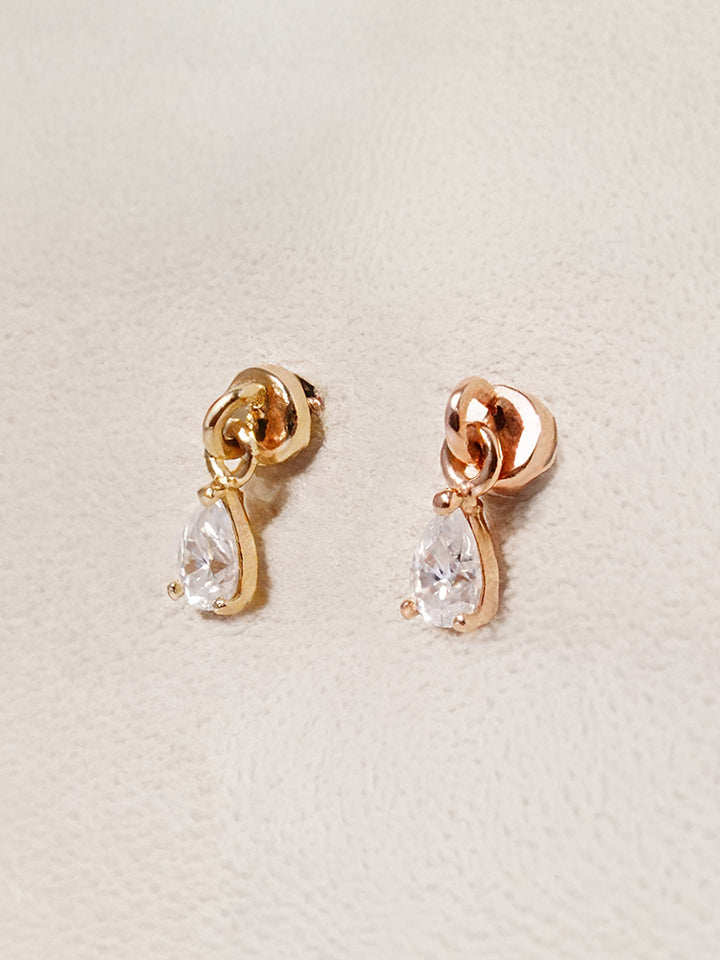 14K Solid Gold Moissanite Dia Teardrop Drop Internally Threaded Labret Piercing 20G