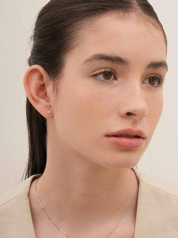 14K Solid Gold Lab Diamond Queen's Bloom Cartilage Earring 20G18G16G