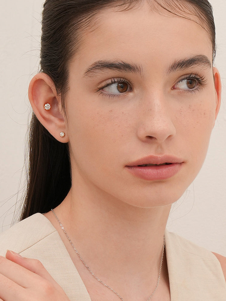 14K Solid Gold Lab Diamond Queen's Bloom Internally Threaded Labret Piercing 20G