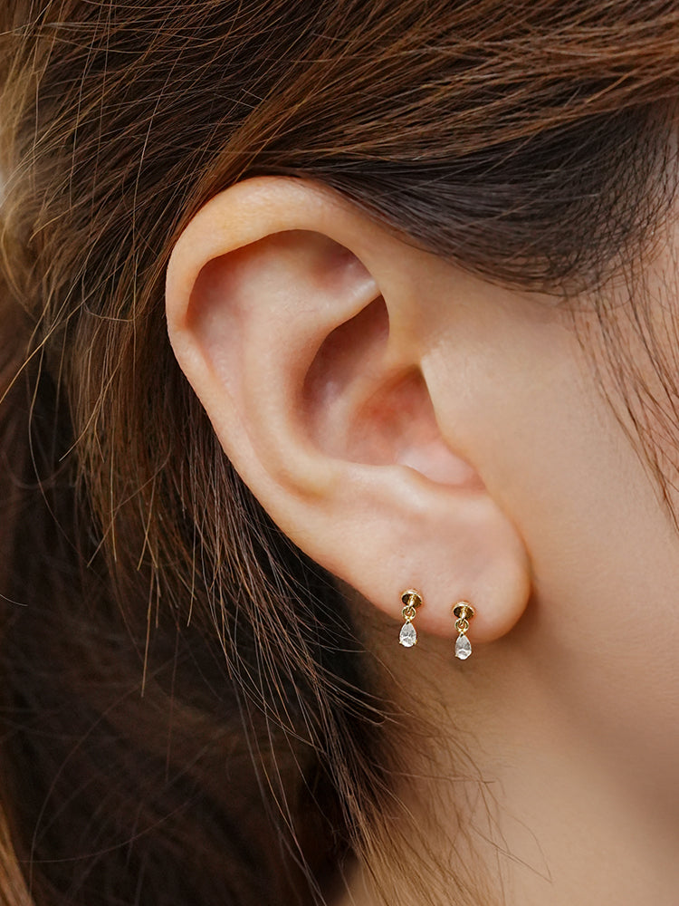 14K Solid Gold Moissanite Dia Teardrop Drop Internally Threaded Labret Piercing 20G