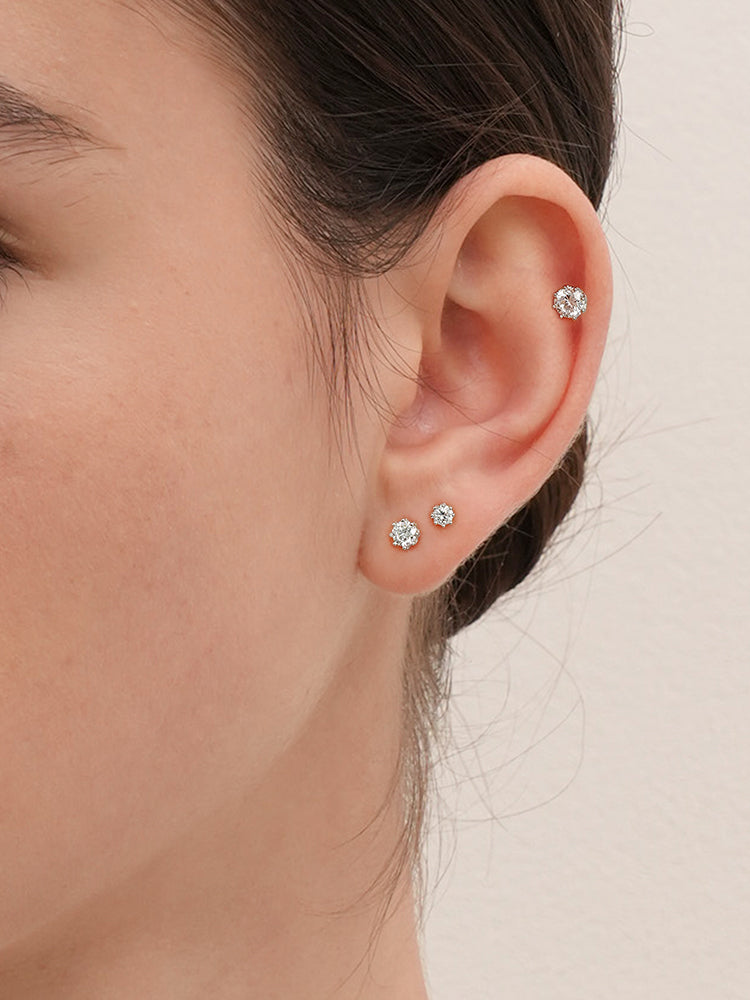 14K Solid Gold Lab Diamond Queen's Bloom Internally Threaded Labret Piercing 20G