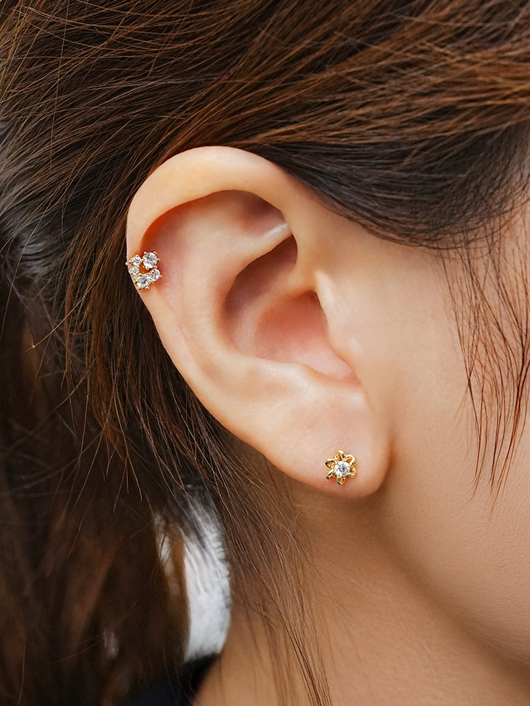 14K Solid Gold Moissanite Dia Daisy Loop Internally Threaded Labret Piercing 20G