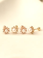 14K Gold Pearl Flower Cubic Cartilage Earring 20G18G16G