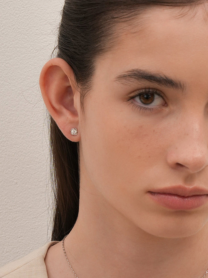 14K Solid Gold Lab Diamond Rose Internally Threaded Labret Piercing 20G