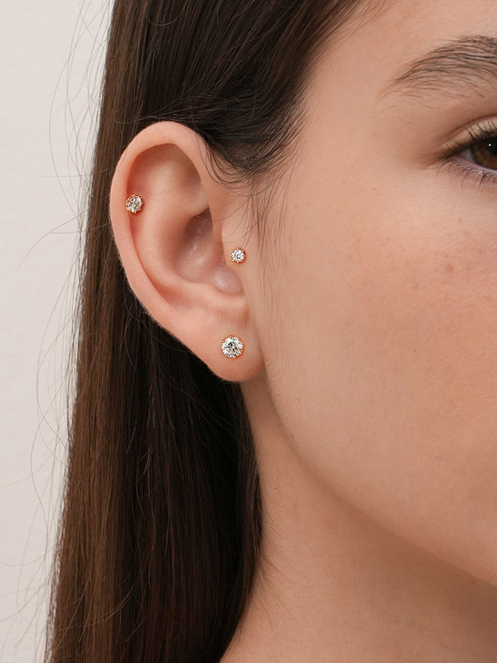 14K Solid Gold Lab Diamond Queen's Bloom Internally Threaded Labret Piercing 20G