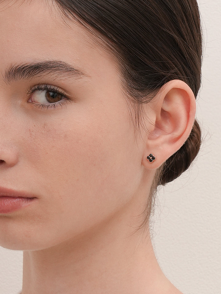 14K Solid Gold Midnight Clover Bloom Cartilage Earring 18G16G