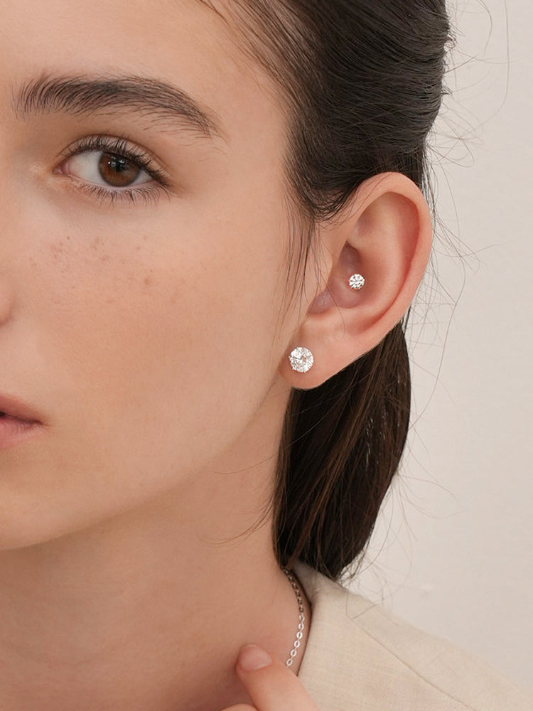 14K Solid Gold Lab Diamond Shine Classic Internally Threaded Labret Piercing 20G