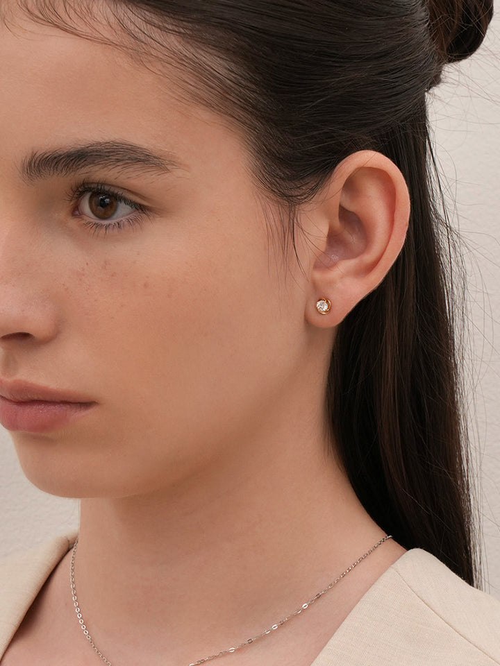 14K Solid Gold Lab Diamond Rose Internally Threaded Labret Piercing 20G