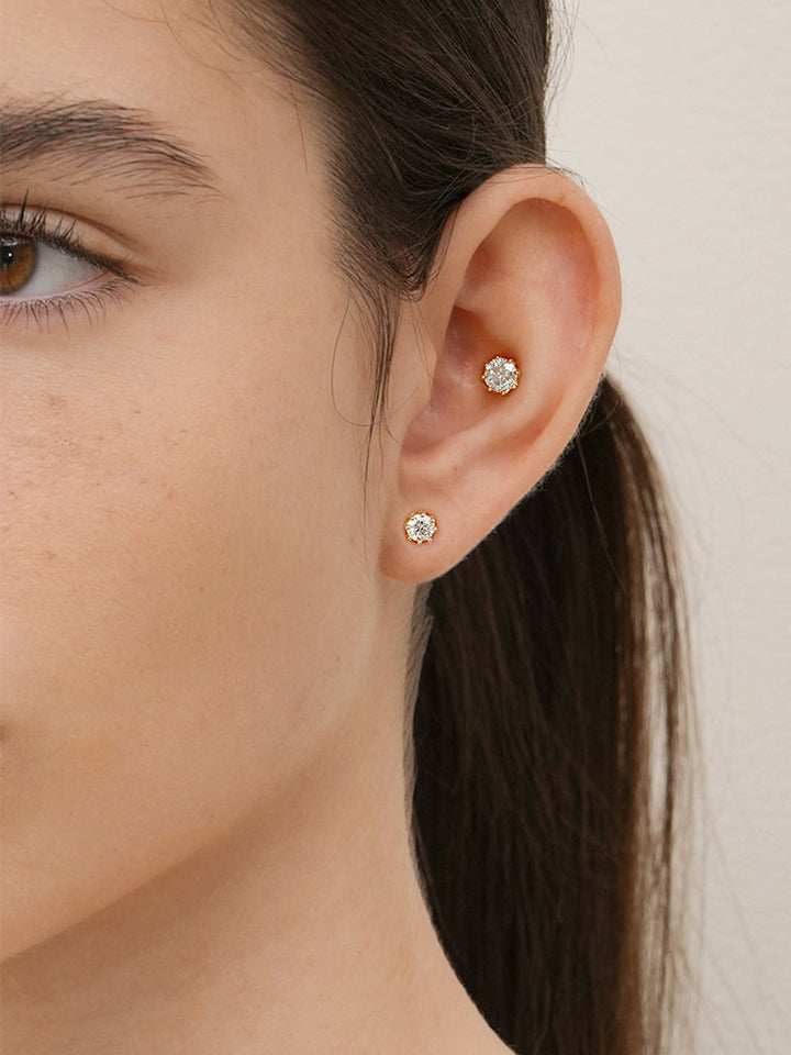 14K Solid Gold Lab Diamond Queen's Bloom Internally Threaded Labret Piercing 20G