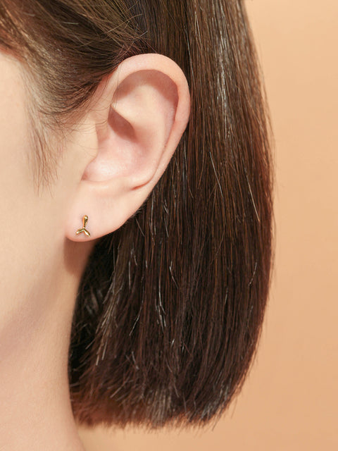 24K Gold Wale Tale Cartilage Earring 20G