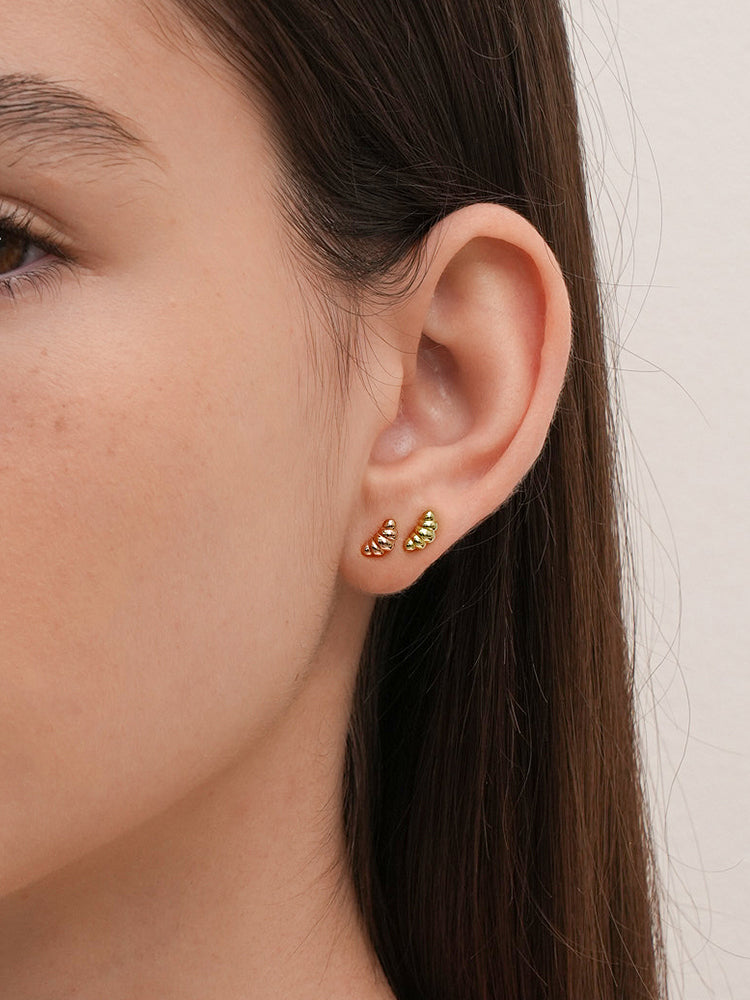 14K Solid Gold Lovely Volume Cartilage Earring 20G