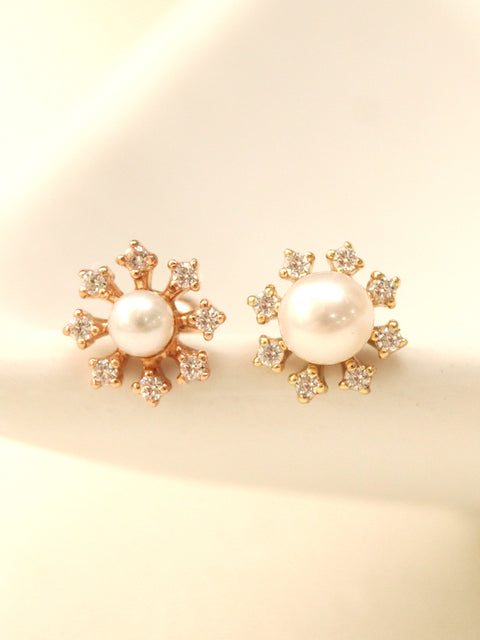 14K Gold Pearl Flower Cubic Cartilage Earring 20G18G16G