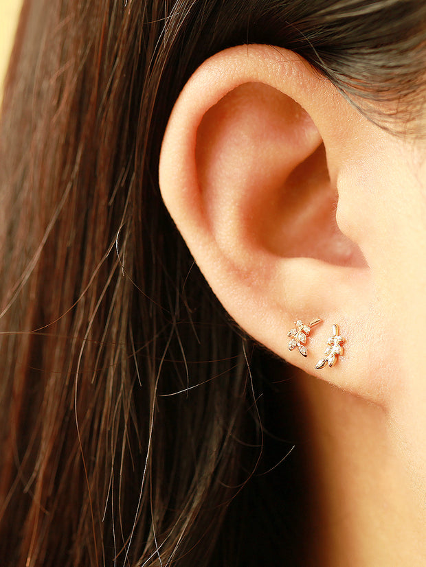 14K Gold Point Leaf Cartilage Earring 20G18G16G