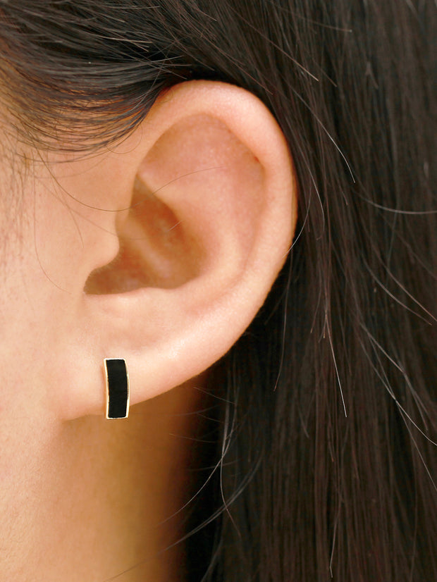 14K Gold Enamel Curve Stick Cartilage Earring 20G18G16G