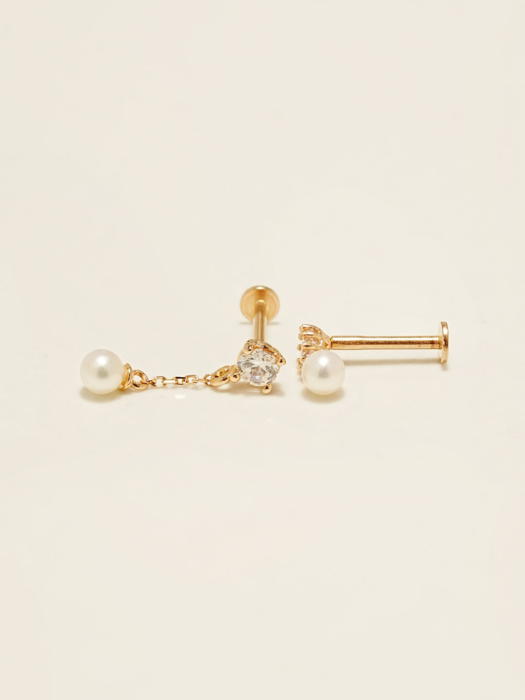 14K Gold Point Cubic Pearl Internally Threaded Labret Piercing 18G16G