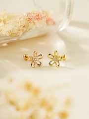 14K Gold Edelweiss Flower Cartilage Earring 20G