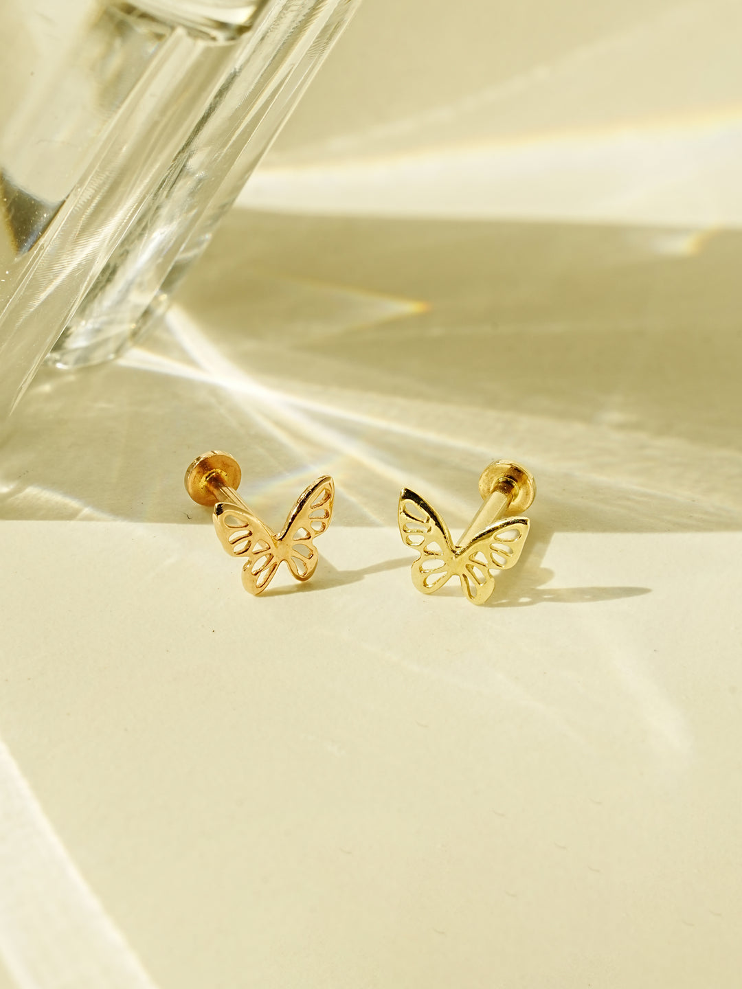 14K Gold Point Butterfly Internally Threaded Labret Piercing 18G16G