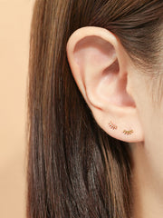 14K Gold Blink Eyelash Cartilage Earring 20G