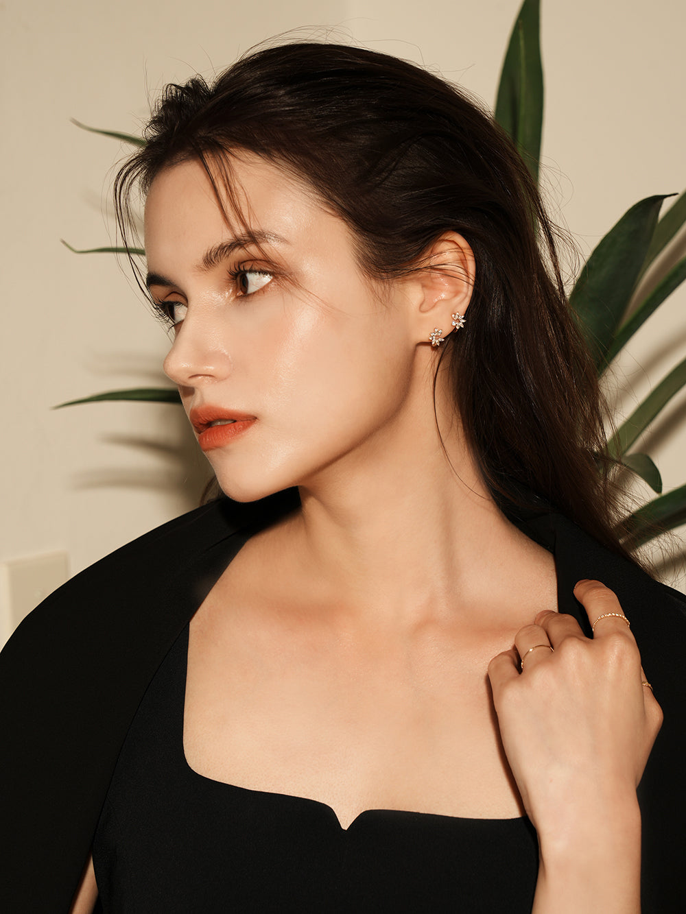 14K 18K Gold Windy Flower Cubic Cartilage Hoop Earring