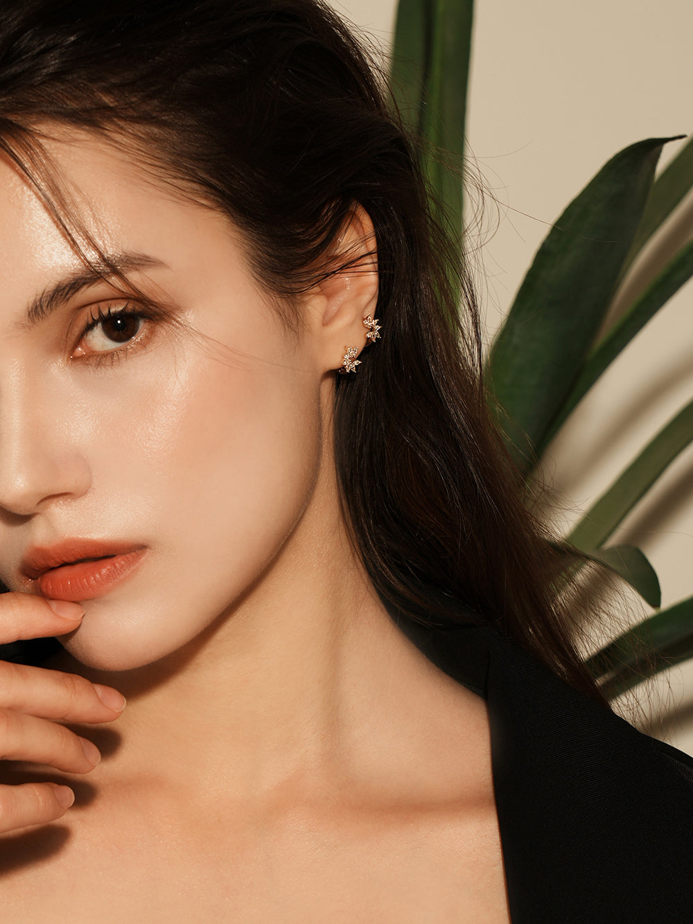 14K 18K Gold Windy Flower Cubic Cartilage Hoop Earring