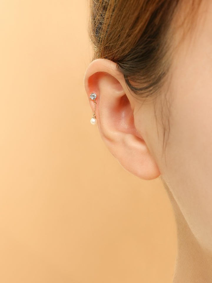 14K Gold Point Cubic Pearl Internally Threaded Labret Piercing 18G16G