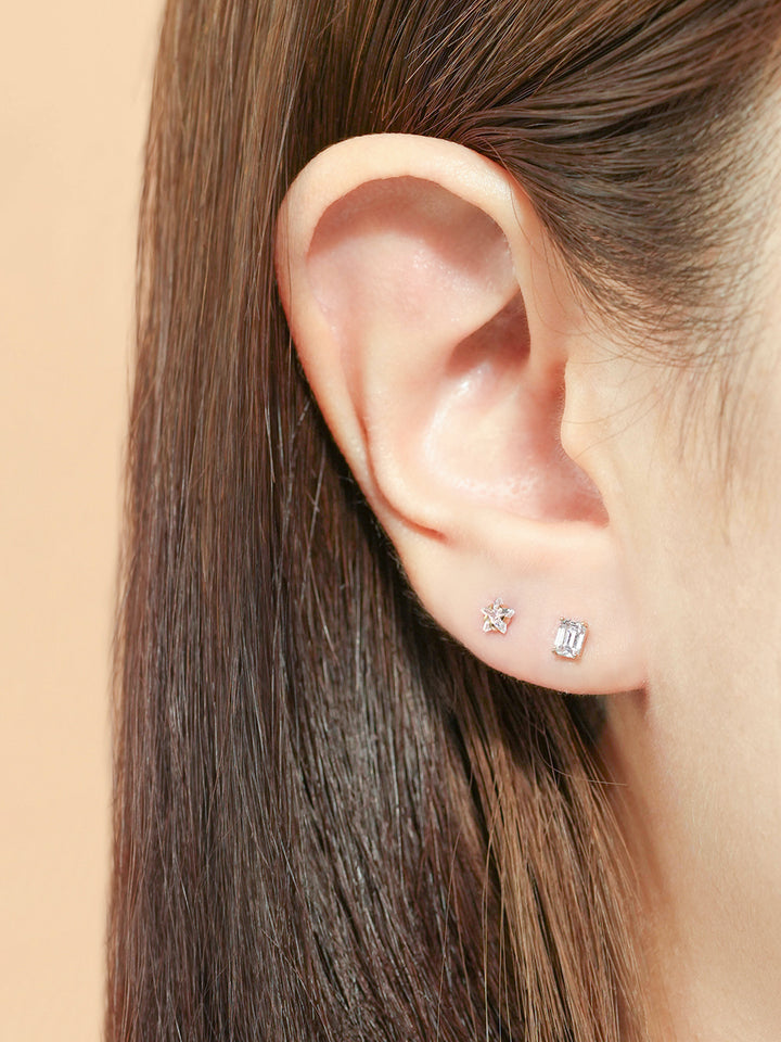 14K Gold Crystal Star Cartilage Earring 20G
