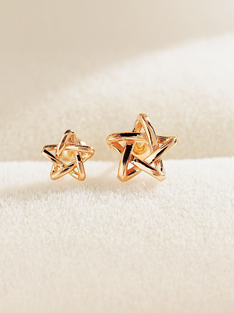 14K Gold Star Point Cartilage Earring 20G