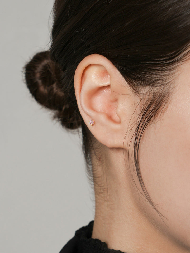 14K Gold 3 Pronged Moissanite Internally Threaded Labret Piercing 20G18G16