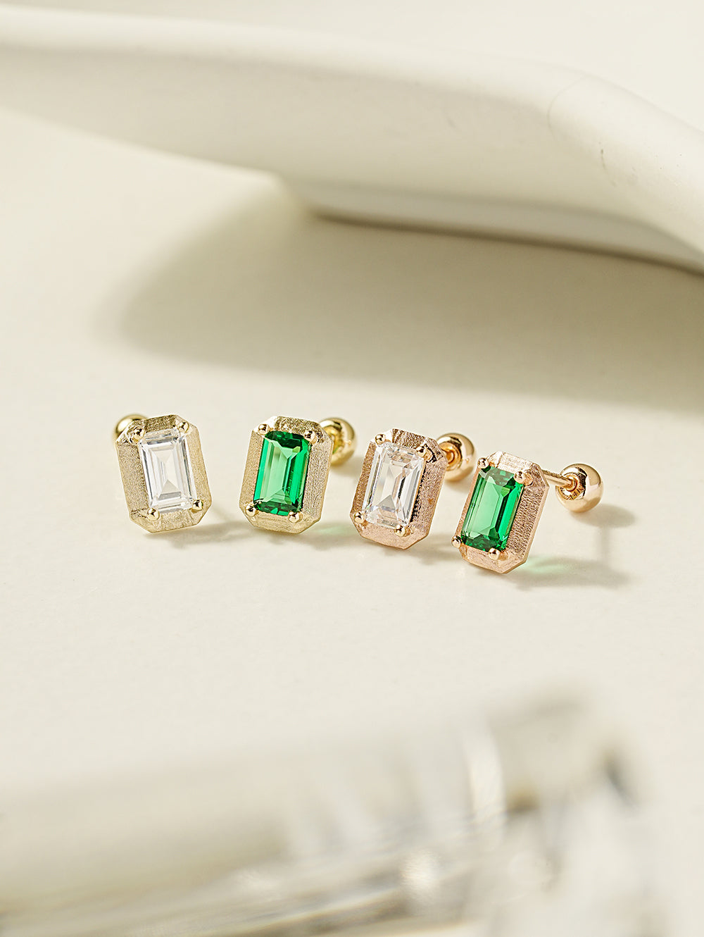 14K Gold Antique Baguette Cubic Cartilage Earring 20G18G16G