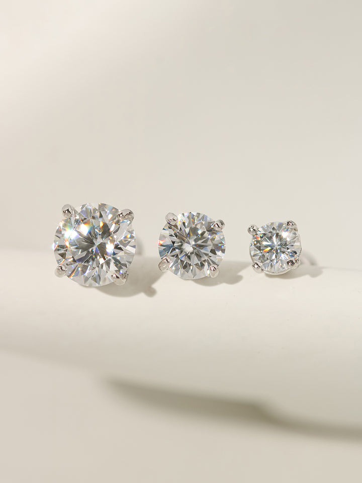 14K Gold 4 Pronged Moissanite Cartilage Earring 20G18G16G