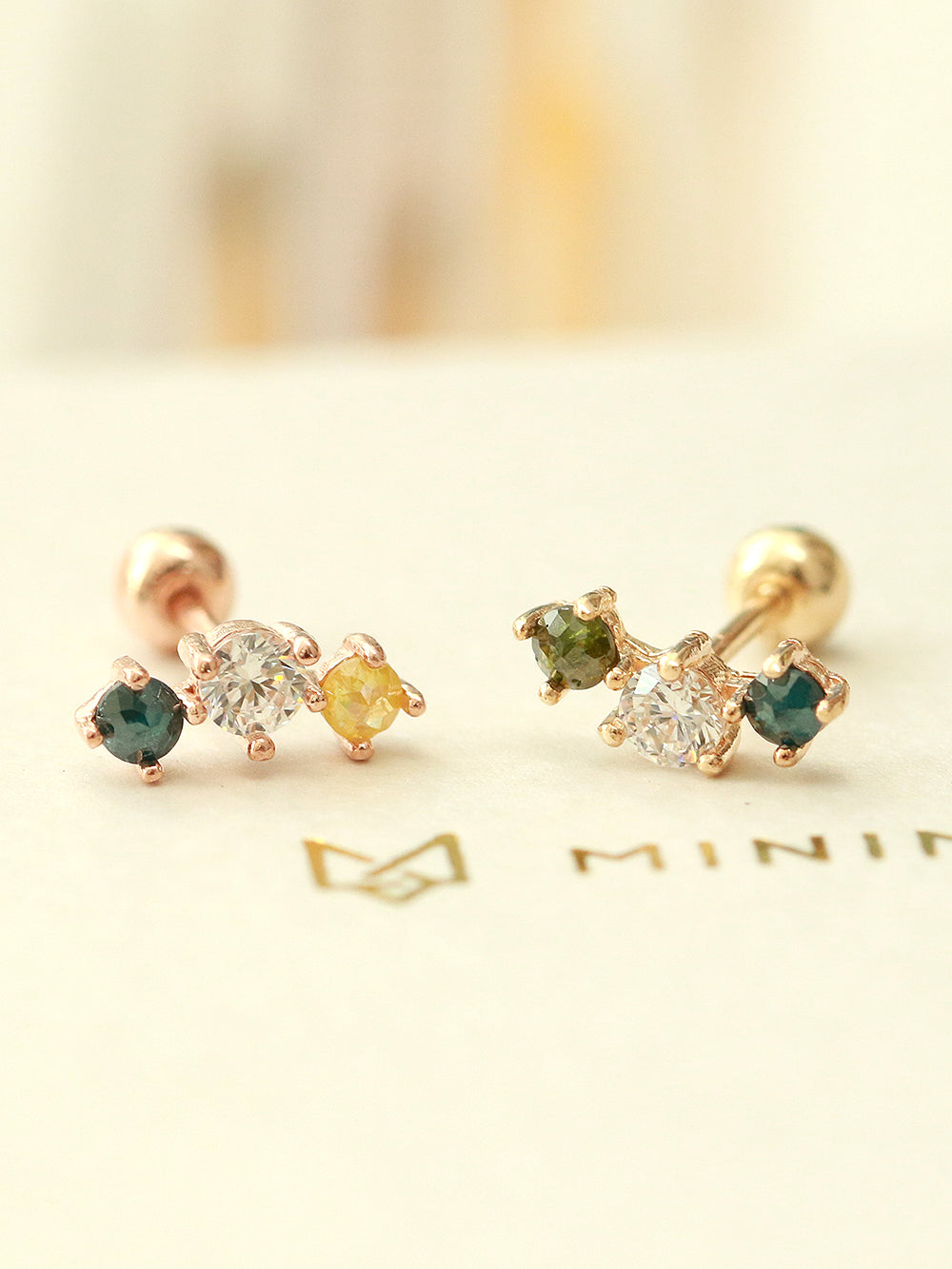14K Gold Curve Rough Diamond Cartilage Earring 20G