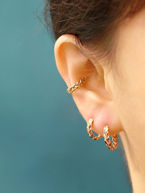 14K Gold Chain Conch Hoop Earring