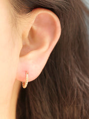 14K Gold Wavy Conch Hoop Earring