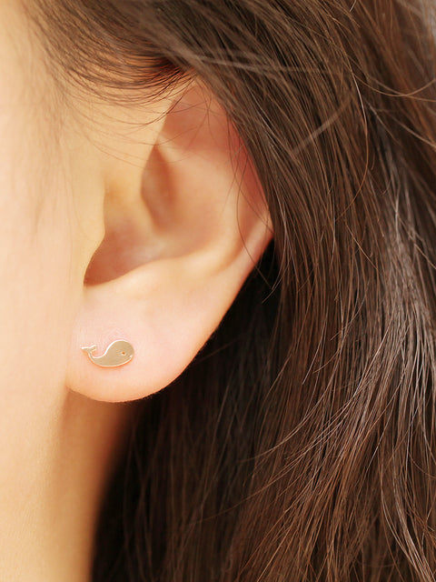14K Gold Baby Whale Cartilage Earring 20G18G16G