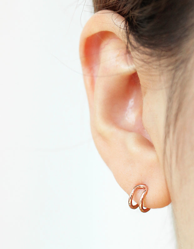 14K Gold Two Line Ear Lobe Piercing 18G16G