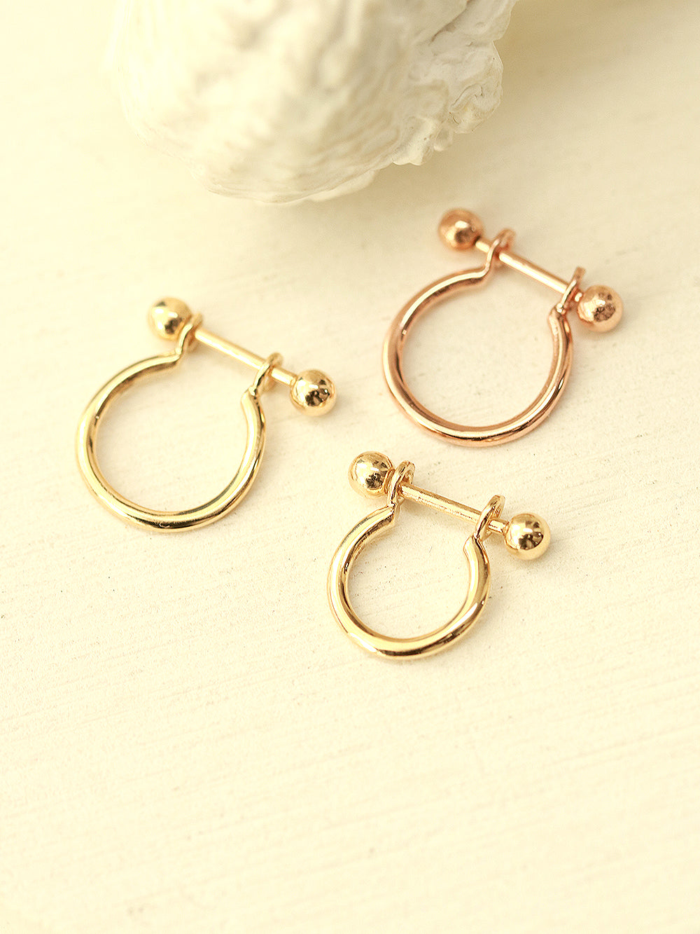 14K Gold Simple C-Type Conch Piercing – MinimalBijoux