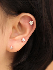 14K gold Lovely Flower cartilage earring 20g