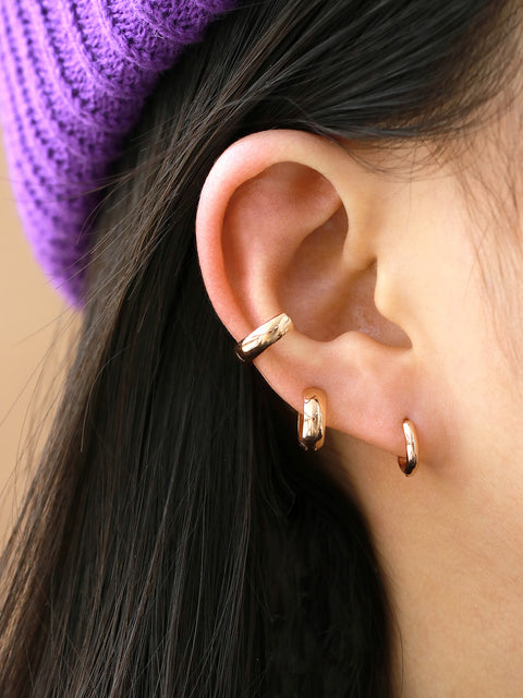 Gold Huggie Earrings - Small Hoops - Earrings for Cartilage. Helix 14K Gold Filled / 15mm
