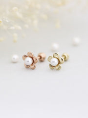 14K Gold Daisy Pearl Cartilage Earring 18G16G